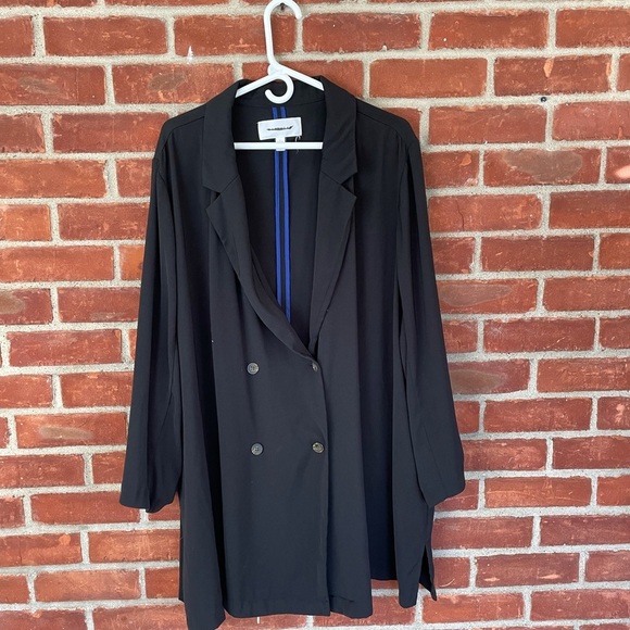 Pop Sugar light weight plus size blazer - Picture 2 of 5